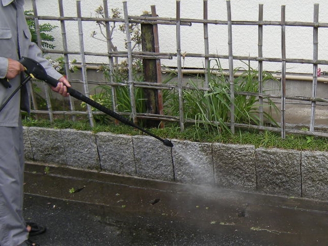 栃木市 高圧洗浄 外壁 高圧洗浄機 コンクリ レンガ ブロック 車庫 玄関 門柱